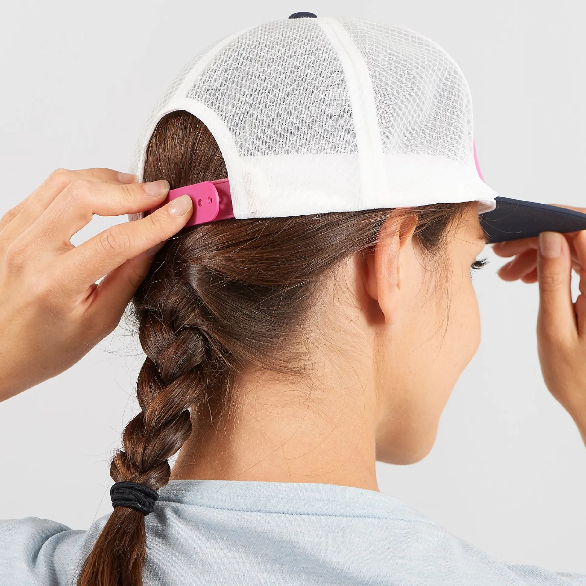 Salomon Trucker Flat Cap in Fuchsia/Night Sky