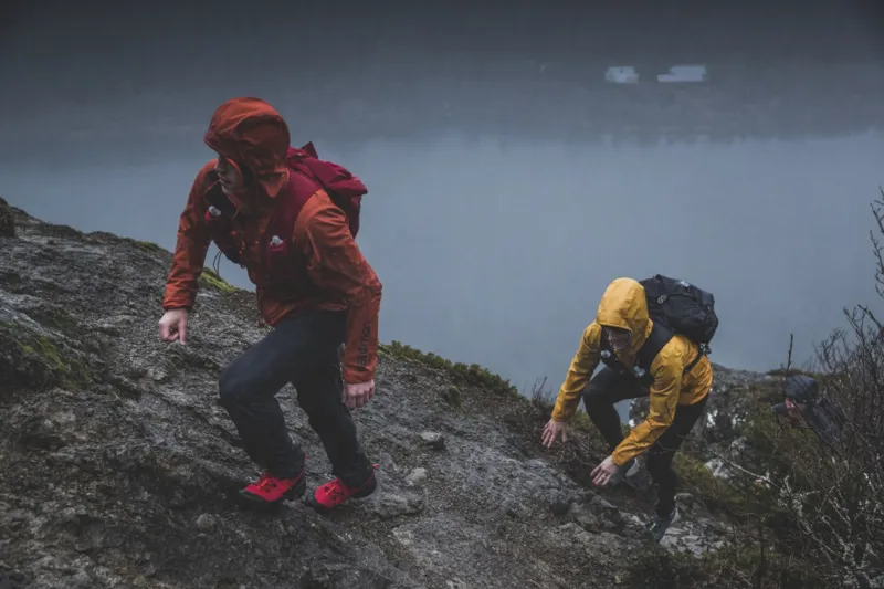Salomon XA 25 Unisex Hiking/Outdoor Rucksack in Goji Berry/Ebony-4