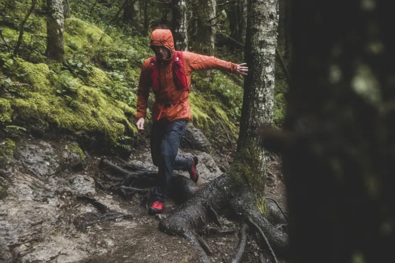 Salomon XA 25 Unisex Hiking/Outdoor Rucksack in Goji Berry/Ebony-7