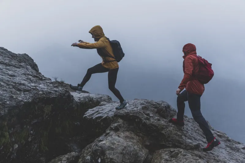 Salomon XA 25 Unisex Hiking/Outdoor Rucksack in Goji Berry/Ebony-5