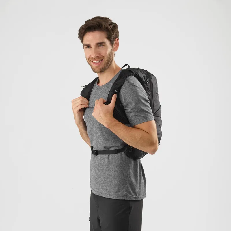 Salomon XT 15 Hiking Backpack in Black-2