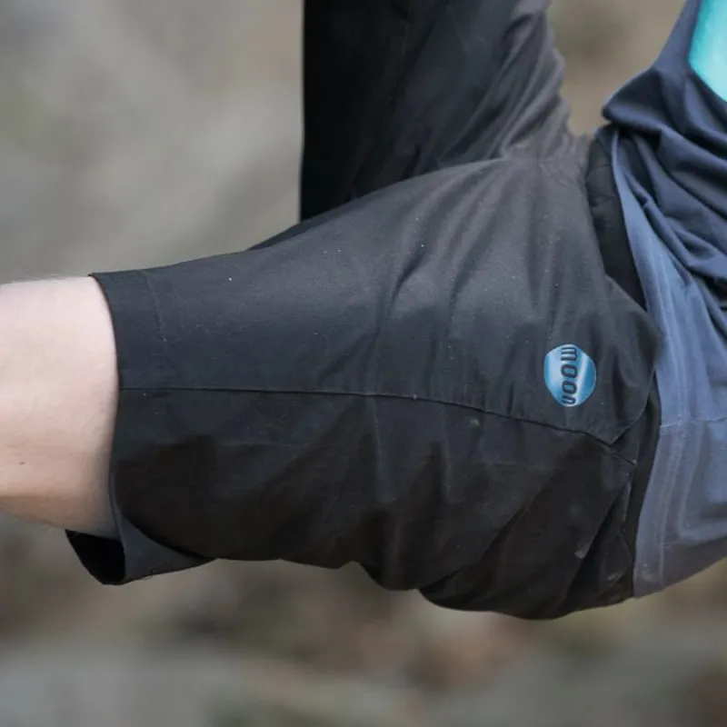 Moon Samurai Short in Black-3