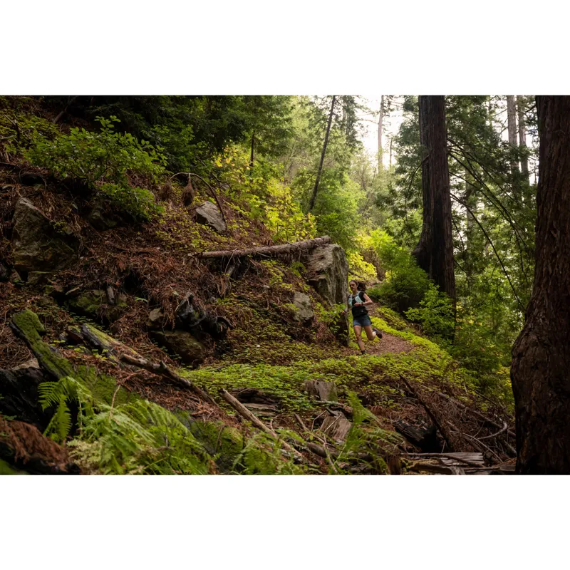 Ultimate Direction Ultra Vesta 6.0 Women's Running Pack in Ice Blue-12