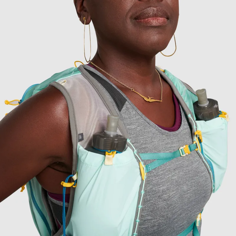 Ultimate Direction Ultra Vesta 6.0 Women's Running Pack in Ice Blue-5