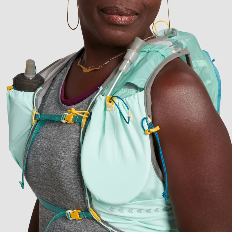 Ultimate Direction Ultra Vesta 6.0 Women's Running Pack in Ice Blue-7