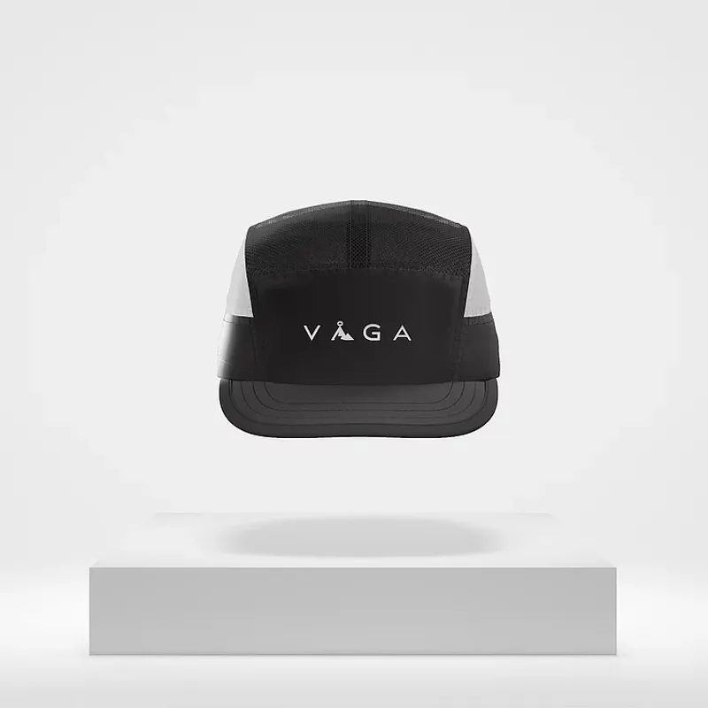 Våga Running Cap in Black/White-2