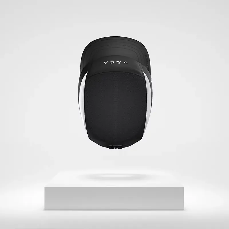 Våga Running Cap in Black/White-4