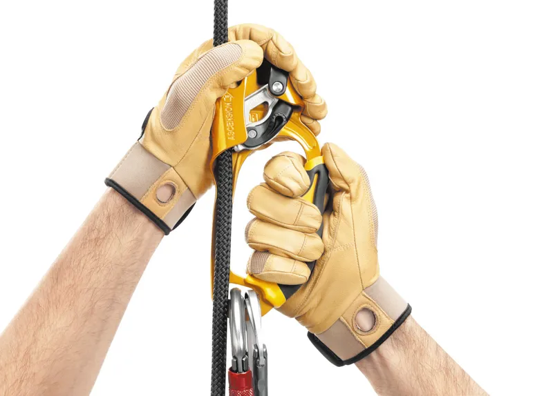 Petzl Ascension Ascender in Right-Hand-2