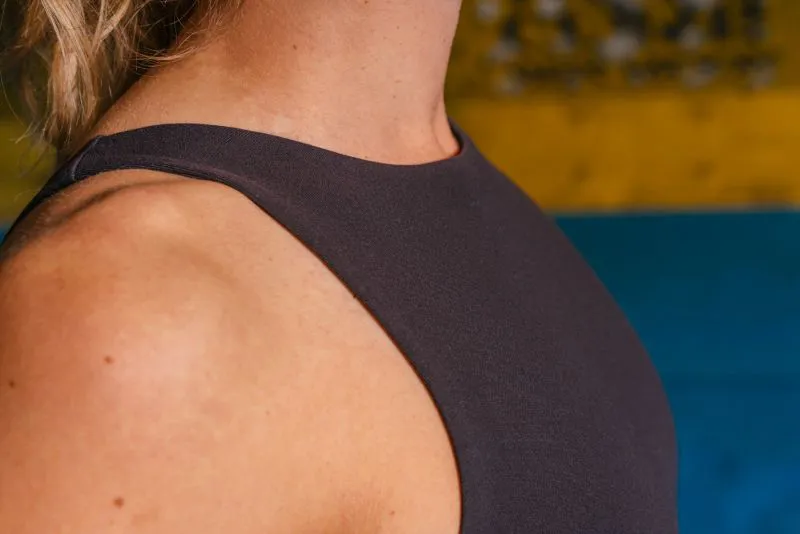 Moon Women's Sigma Tank in Granite-5