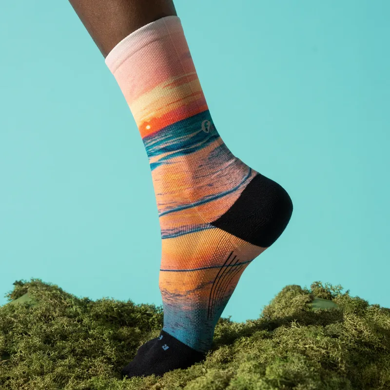 Feetures Elite Light Cushion Mini Crew Landscape Edition in Sunset Glow-2