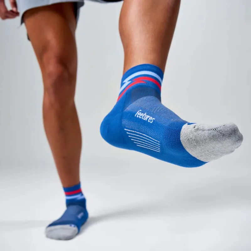 Feetures Elite Light Cushion Quarter Running Sock in Blue Track-2