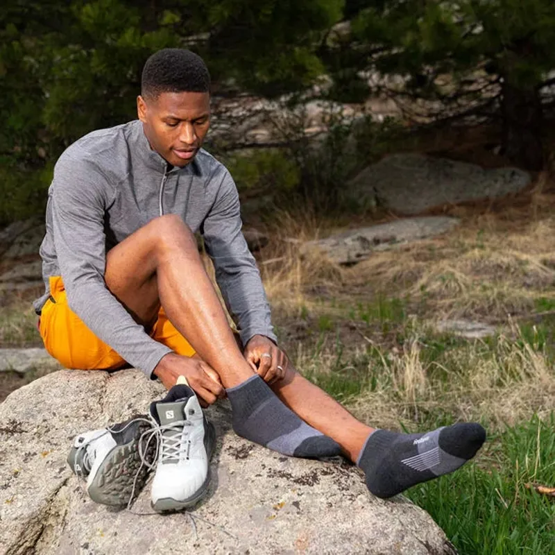 Feetures Trail Max Cushion Quarter Running Sock in Charcoal -2