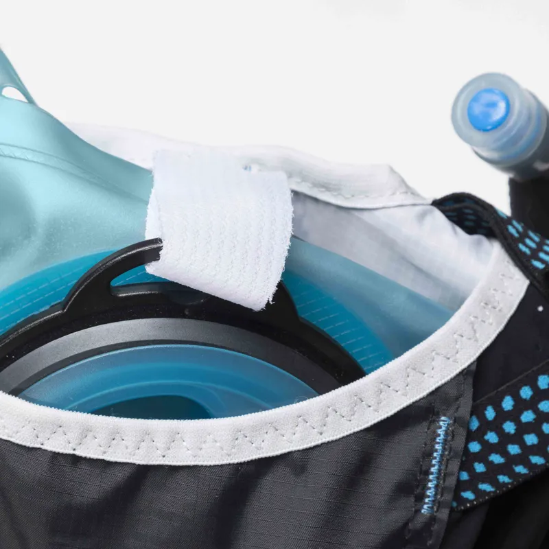 Raidlight Responsiv 10L Unisex Race Vest in Black-8