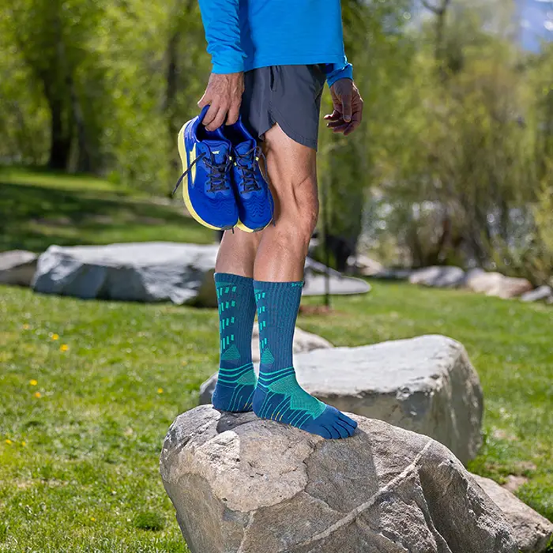 Injinji Ultra Run Crew Socks in Poseidon-2