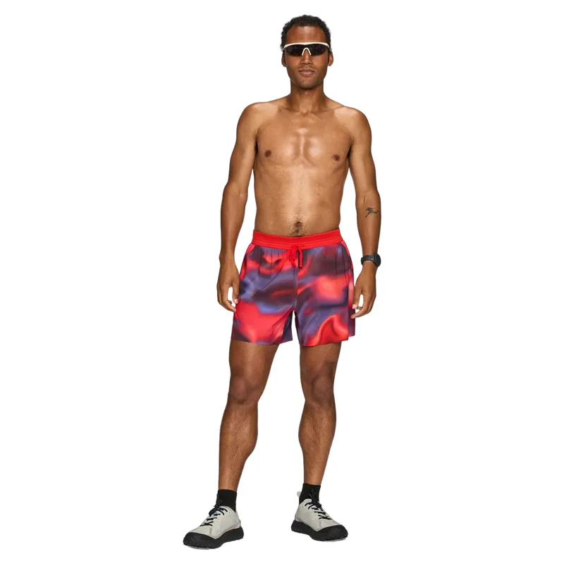 Janji 5' AFO Middle Men's Running Shorts in Cherry Funk