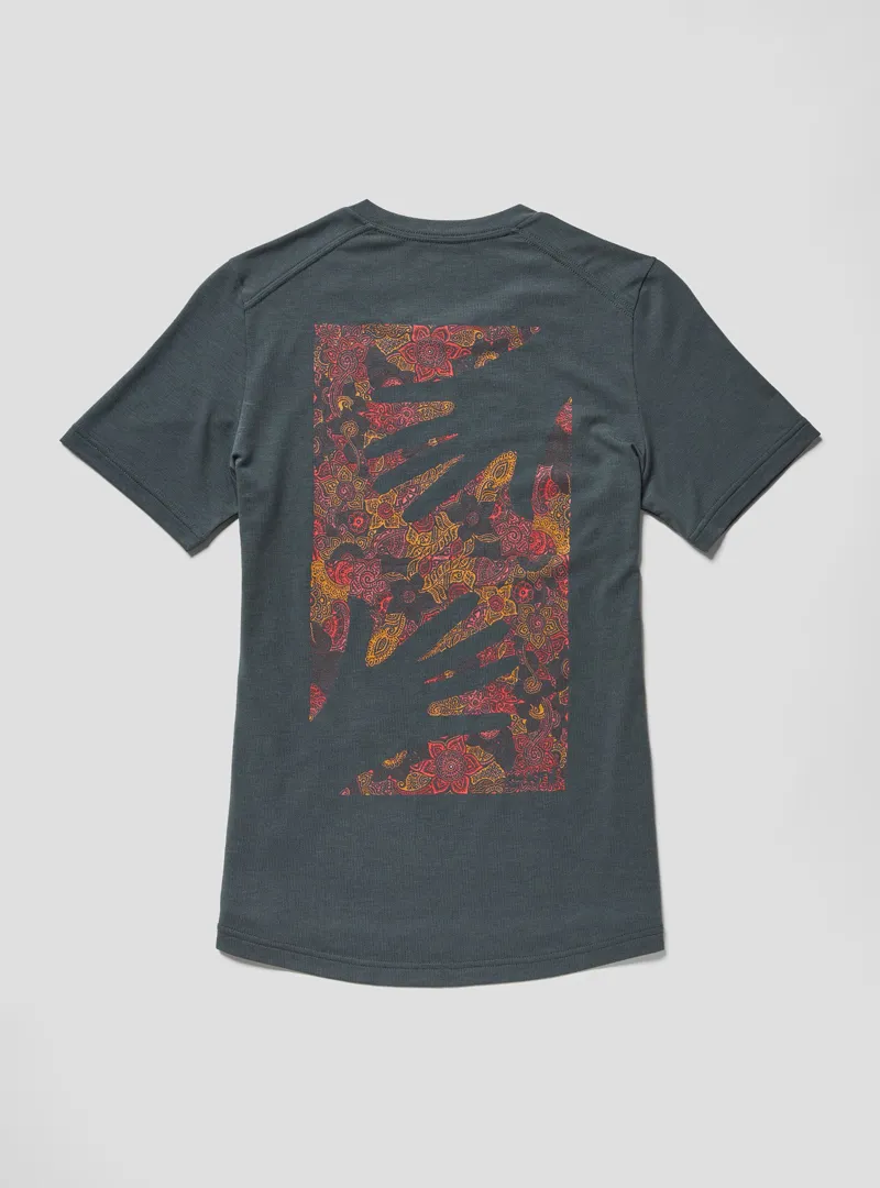 Janji Circa Daily Tee Women's Running Top in Paisley Handicraft-1