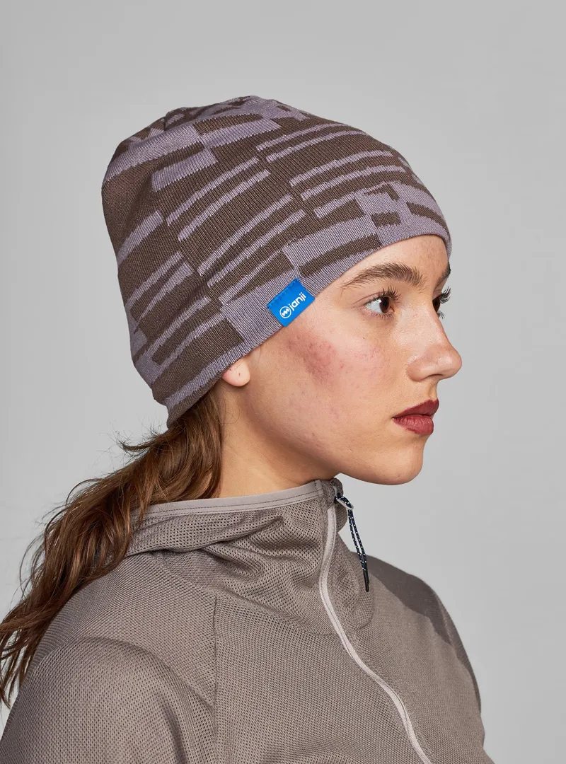 Janji Wavelength Jacquard Beanie in Dusky Sunset-1