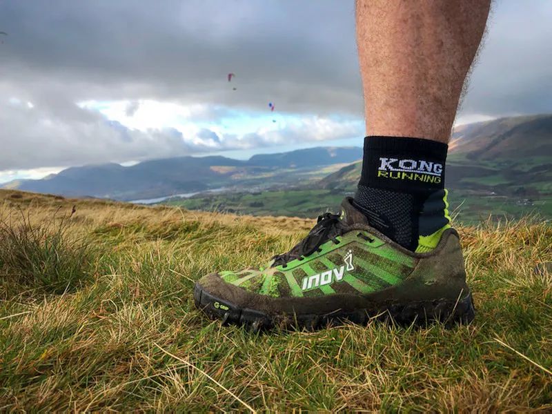 Kong Running Socks in Black/Green-1