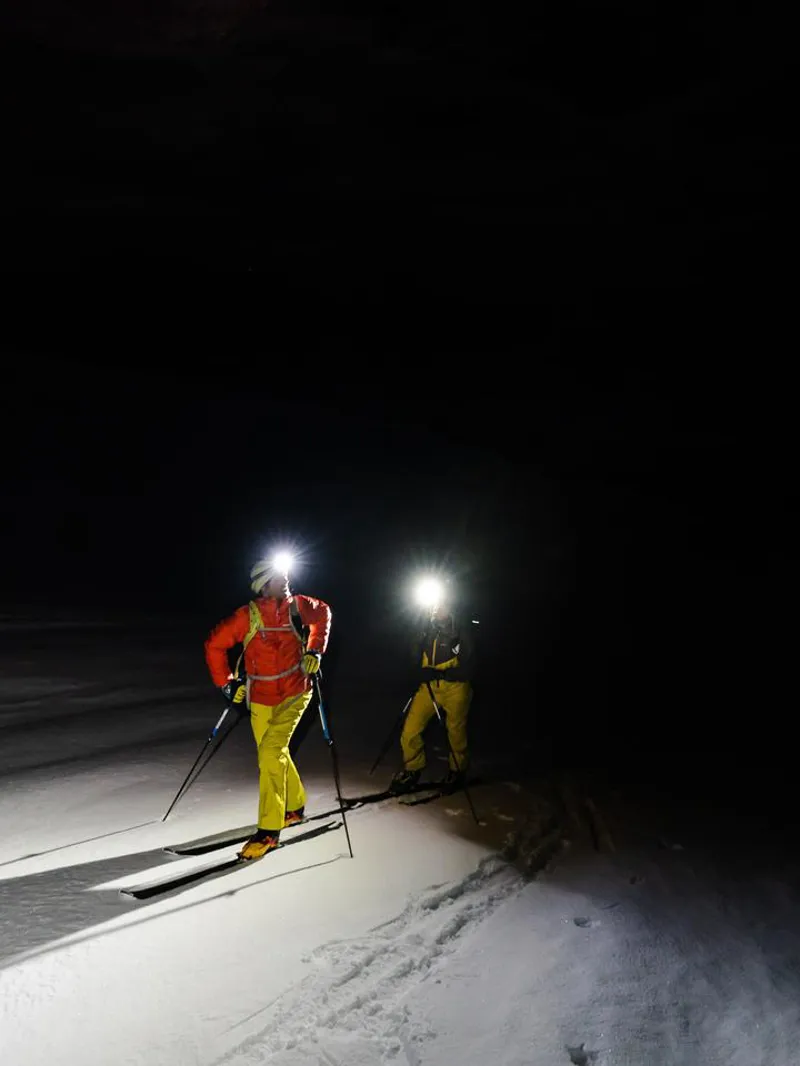 Moonlight Mountain Gear Bright As Day 2000 Headlamp-5