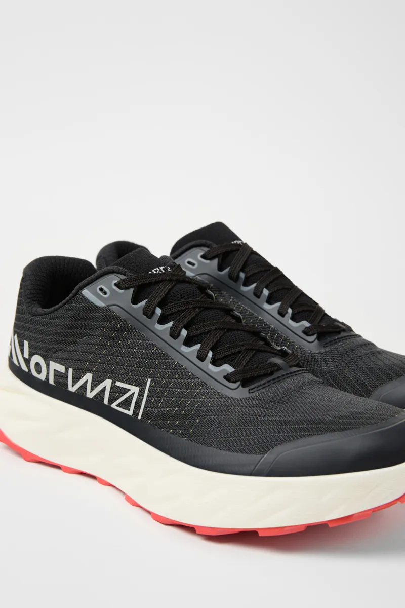 Nnormal Kjerag 2.0 Unisex Trail Running Shoe in Black-1