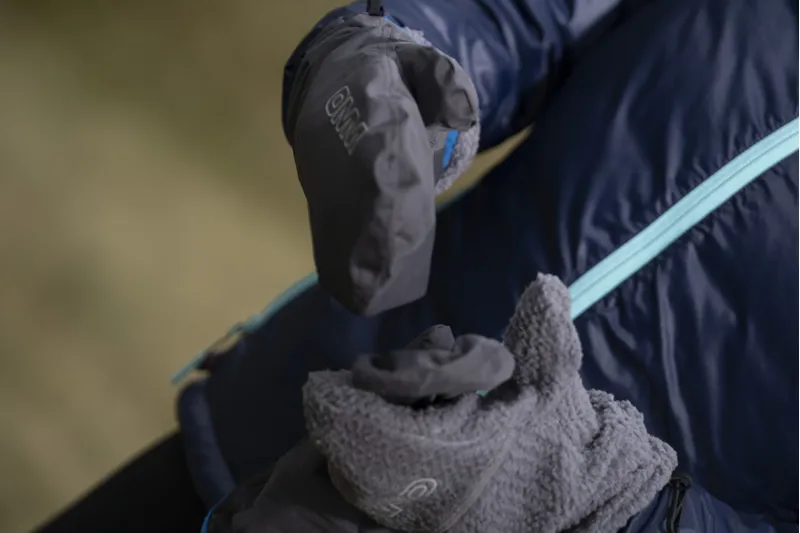 OMM Core Fleece Mitt in Grey-3