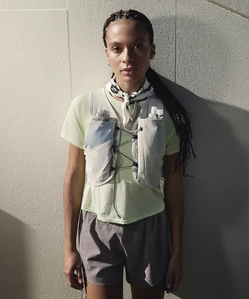 Salomon Gravel Skin 4 Unisex Running Vest in Iron/Silver Cloud-5