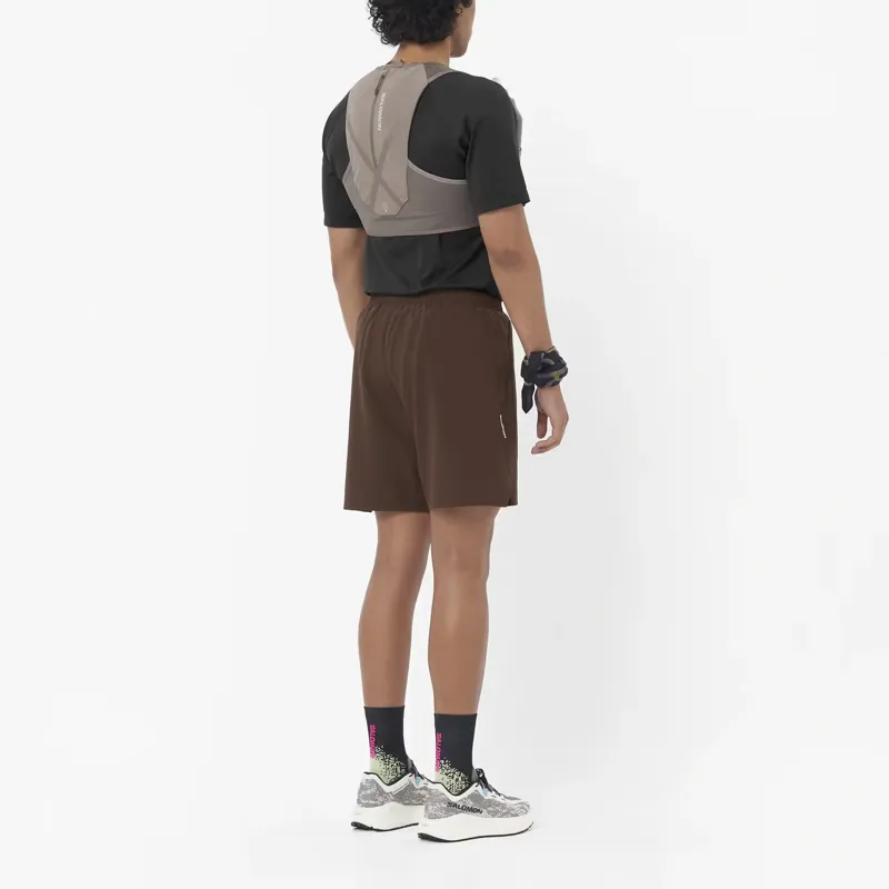 Salomon Shakeout Core Graphic Men's Short Sleeve T-shirt in Deep Black-5