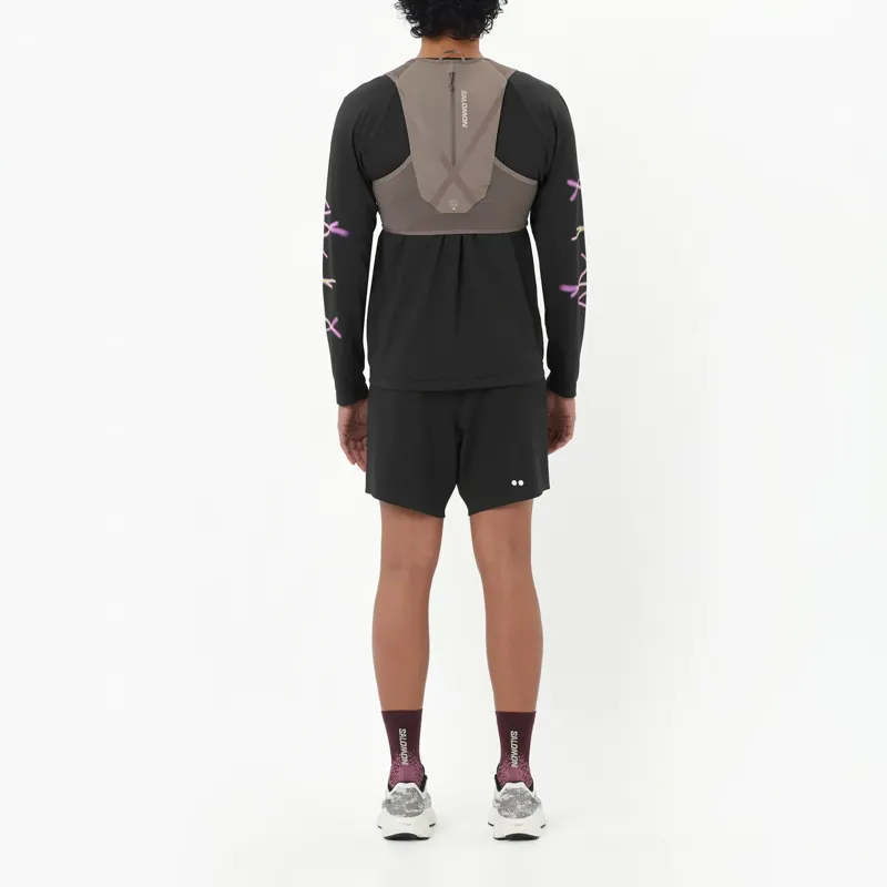 Salomon Shakeout Core Long Sleeve Graphic Tee Men's T-shirt in Deep Black-3