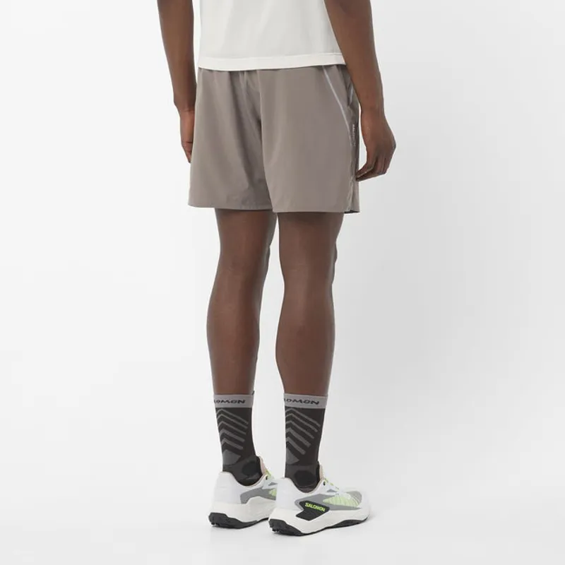 Salomon Shakeout Core Stellar 7inch/No Liner Men's Running Shorts in Iron-3