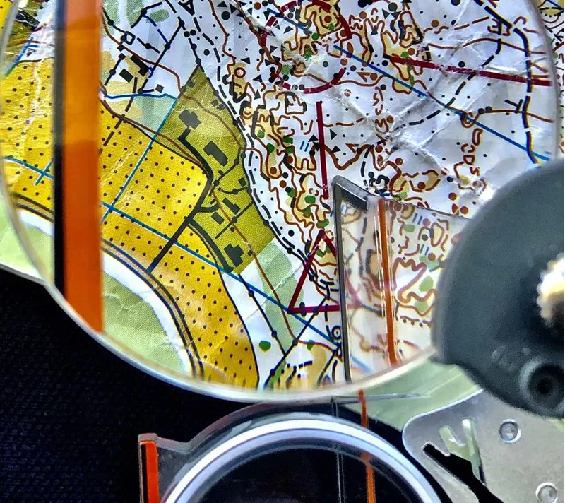 Str8 Magnifier in Left-Hand-2