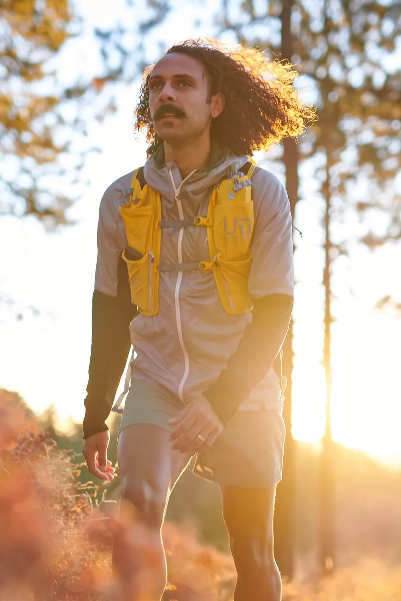 Ultimate Direction Fastpack 20 Running/Hiking Backpack in Beacon-7