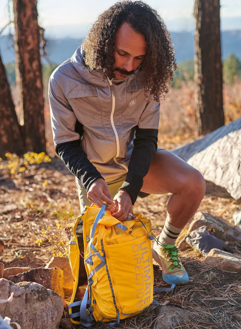 Ultimate Direction Fastpack 20 Running/Hiking Backpack in Beacon-8