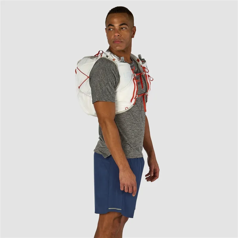 Ultimate Direction Adventure Vest 17L Running Pack in White-2