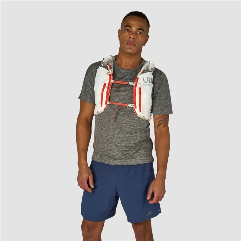 Ultimate Direction Adventure Vest 17L Running Pack in White-3