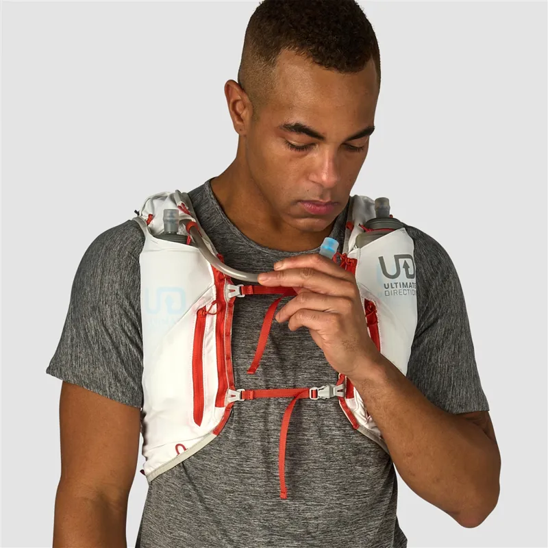 Ultimate Direction Adventure Vest 17L Running Pack in White-6