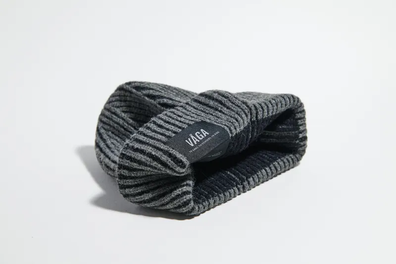 Vaga Midweight Beanie in Charcoal/Black-2