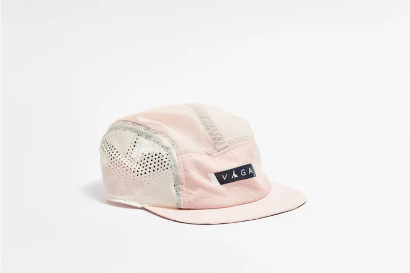 Våga Wind Resistant Feather Racing Cap in Blush/Dusty/Lilac/White 