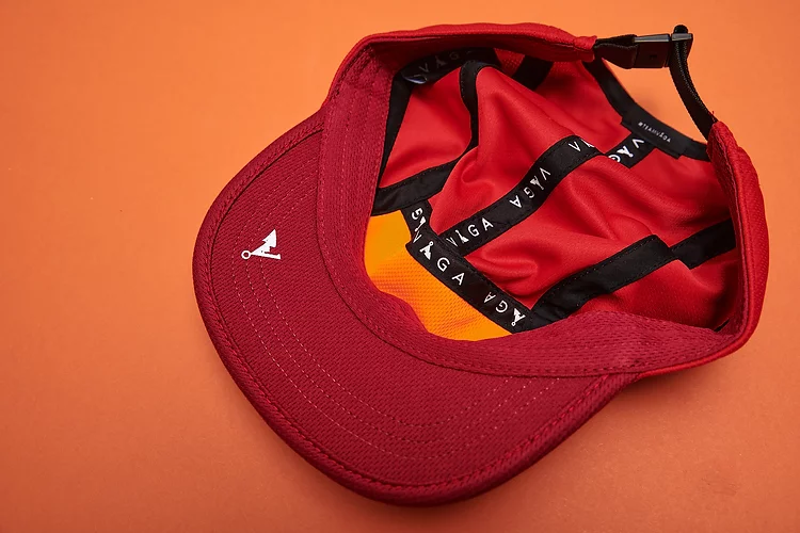 Våga Night Club Running Cap in Flame Red-9