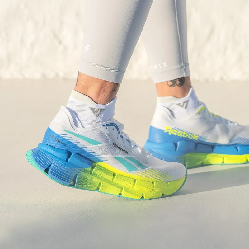 Versus White Glacier Running Ankle Socks-1