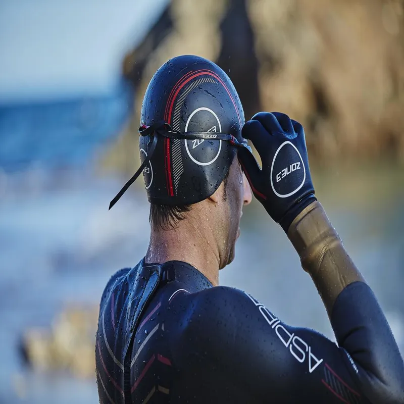 Zone3 Neoprene Heat-Tech Warmth Swim Gloves in Black/Red-5